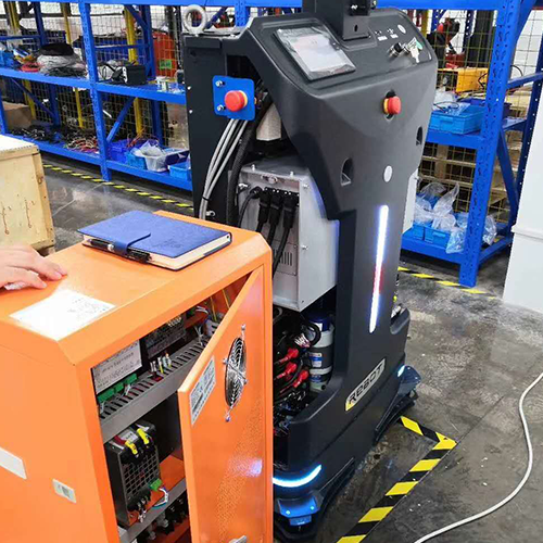 AGV小车锂电池智能充电站